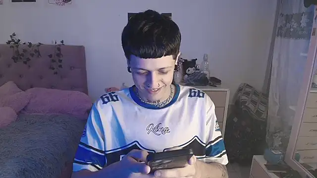 Snapshot of 2cyboy_ chatting on 09-27-25, 08:36 2cyboy online show from 09-27-25, 08:36