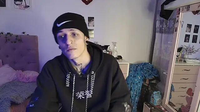 Snapshot of 2cyboy_ chatting on 10-08-25, 08:28 2cyboy online show from 10-08-25, 08:28