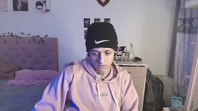 Snapshot of 2cyboy_ chatting on 10-13-25, 07:36 2cyboy online show from 10-13-25, 07:36