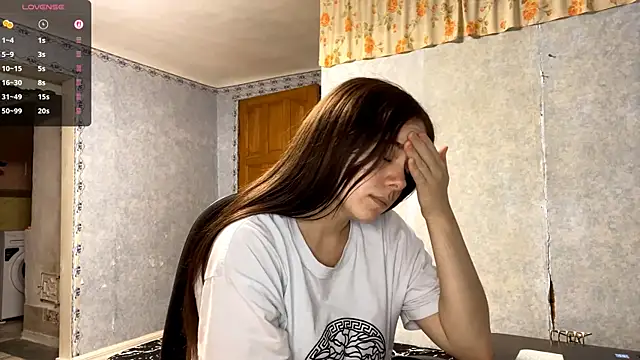 Lia rise online show from 09-28-25, 03:17