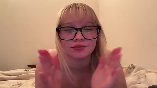 xoxokayy18 online show from 10-24-25, 04:31