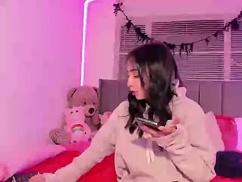 Snapshot of Dullcemariia_1s chatting on 09-22-25, 11:40 Dullcemariia 1s online show from 09-22-25, 11:40