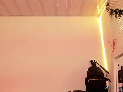 Snapshot of Dullcemariia_1s chatting on 10-05-25, 07:23 Dullcemariia 1s online show from 10-05-25, 07:23