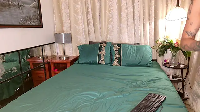 PrettyStranger online show from 09-14-25, 10:47