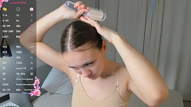 SirenaOstrem online show from 10-25-25, 01:02