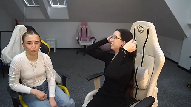  Lili 054 online show from 09-16-25, 10:16