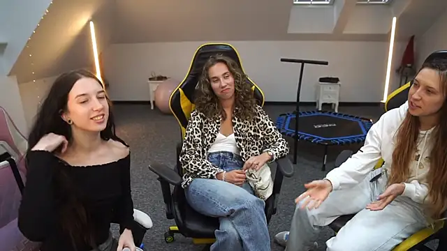  Lili 054 online show from 09-19-25, 11:11