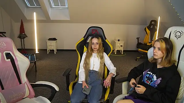  Lili 054 online show from 09-30-25, 10:42