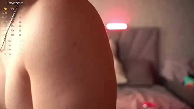 Snapshot of lemonnata chatting on 11-26-25, 10:49 lemonnata online show from 11-26-25, 10:49