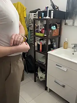 TomieSoichi online show from 11-28-25, 06:27