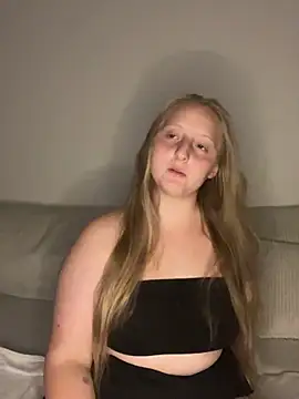 young hailey online show from 09-15-25, 05:35