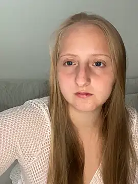 young hailey online show from 09-24-25, 07:33