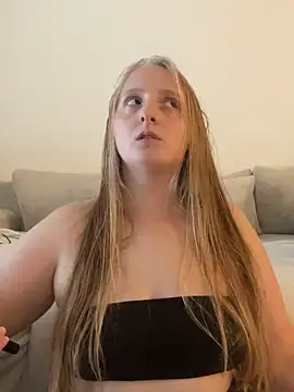 young hailey online show from 10-16-25, 07:53