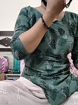 nice touch9733 online show from 12-15-25, 10:47