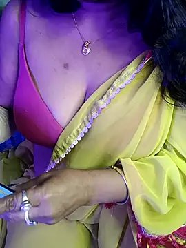 Snapshot of monaa-darling chatting on 10-31-25, 08:54 monaa-darling online show from 10-31-25, 08:54