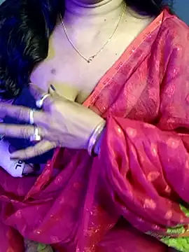 Snapshot of monaa-darling chatting on 11-04-25, 05:56 monaa-darling online show from 11-04-25, 05:56