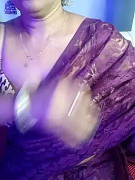 Snapshot of monaa-darling chatting on 11-13-25, 05:45 monaa-darling online show from 11-13-25, 05:45