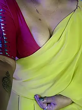 Snapshot of monaa-darling chatting on 12-14-25, 12:49 monaa-darling online show from 12-14-25, 12:49