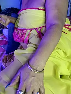 Snapshot of monaa-darling chatting on 12-18-25, 05:24 monaa-darling online show from 12-18-25, 05:24