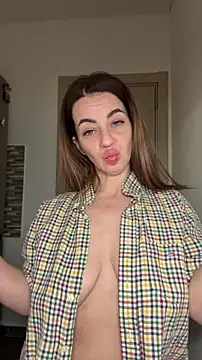 Roxanne Skye online show from 11-26-25, 03:07