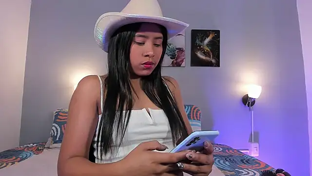 SophieW1 online show from 11-05-25, 12:16