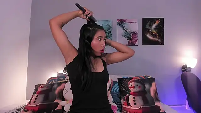 SophieW1 online show from 11-12-25, 12:16