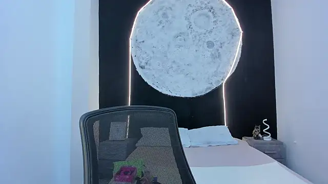 ScarletMoon1  online show from 10-17-25, 08:33