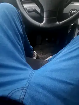 Snapshot of Mlody991112 chatting on 10-11-25, 03:32 Mlody991112 online show from 10-11-25, 03:32