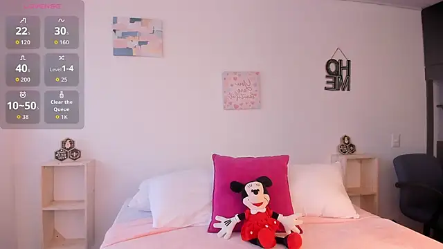 Snapshot of Natalia__Miller chatting on 09-10-25, 08:53 Natalia Miller online show from 09-10-25, 08:53