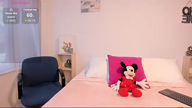 Snapshot of Natalia__Miller chatting on 10-22-25, 09:14 Natalia Miller online show from 10-22-25, 09:14