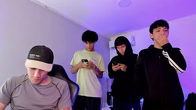 Handsomeboyss19 online show from 06-12-26, 08:41