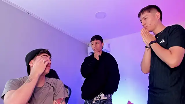 Handsomeboyss19 online show from 06-16-26, 12:41