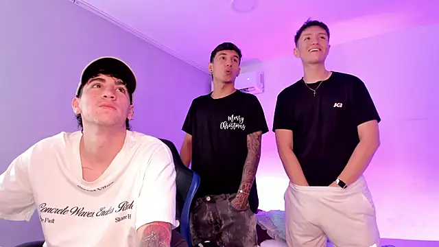 Handsomeboyss19 online show from 06-19-26, 12:53