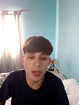 matiatr1112 online show from 10-31-25, 05:03