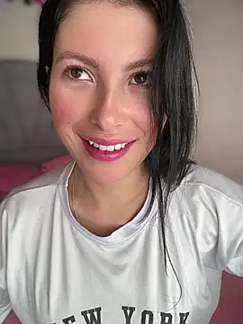 Mia salinass online show from 04-10-26, 06:01