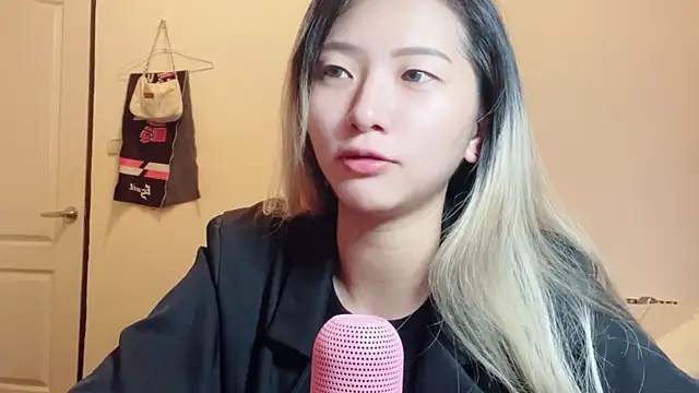 Snapshot of xu9920 chatting on 09-16-25, 12:39 xu9920 online show from 09-16-25, 12:39