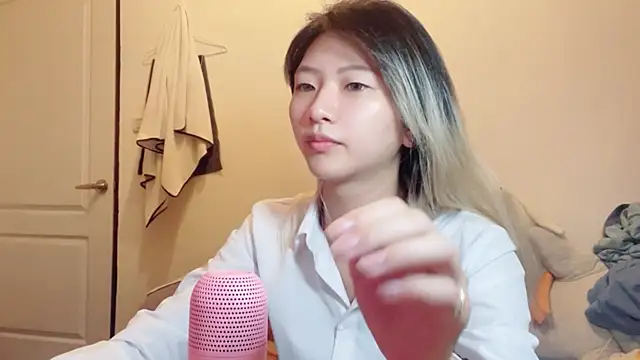 Snapshot of xu9920 chatting on 09-19-25, 12:39 xu9920 online show from 09-19-25, 12:39