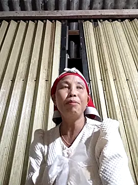 me-cute online show from 10-07-25, 02:47