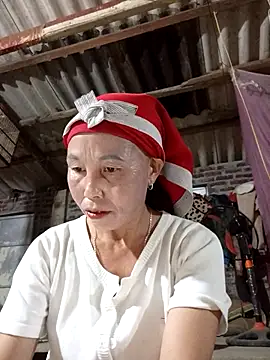 me-cute online show from 10-18-25, 01:01