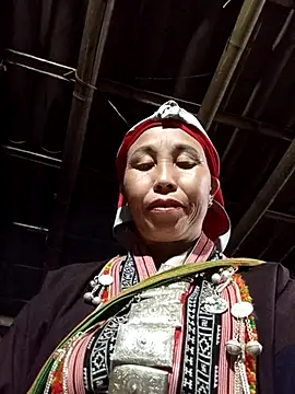 me-cute online show from 10-22-25, 07:46