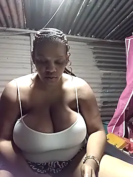 Snapshot of HappygalTheQueen chatting on 10-27-25, 06:01 HappygalTheQueen online show from 10-27-25, 06:01