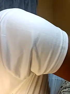 Snapshot of HappygalTheQueen chatting on 11-22-25, 07:46 HappygalTheQueen online show from 11-22-25, 07:46