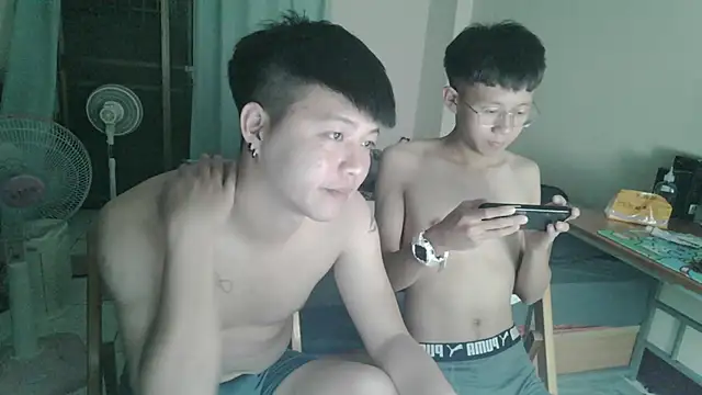 Snapshot of zhu000000 chatting on 04-17-26, 02:42 zhu000000 online show from 04-17-26, 02:42