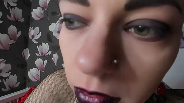 Snapshot of Bloom_evl chatting on 10-11-25, 08:07 Bloom evl online show from 10-11-25, 08:07