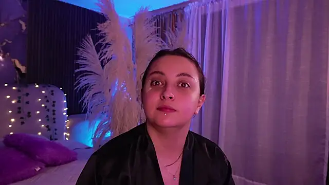 SarahCastro1  online show from 04-15-26, 04:19