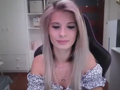 KristineGlow online show from 10-02-25, 02:24