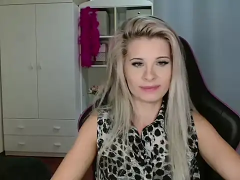 KristineGlow online show from 10-24-25, 06:26