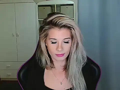 KristineGlow online show from 11-27-25, 07:32