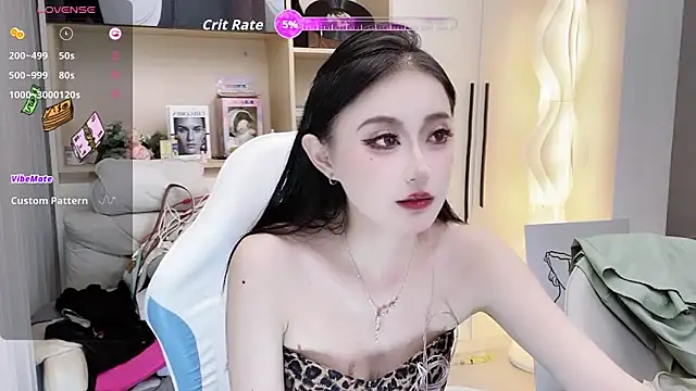 Snapshot of Naiyi-babe chatting on 10-08-25, 02:36 Naiyi-babe online show from 10-08-25, 02:36