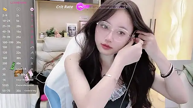 Snapshot of Naiyi-babe chatting on 10-12-25, 02:49 Naiyi-babe online show from 10-12-25, 02:49